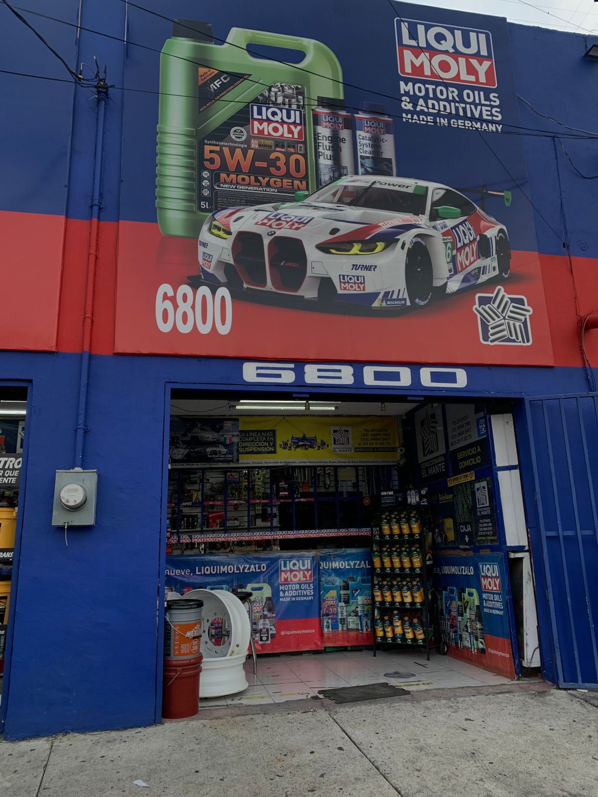 Fachada de Delur Automotriz en Av. López Mateos Sur 6800